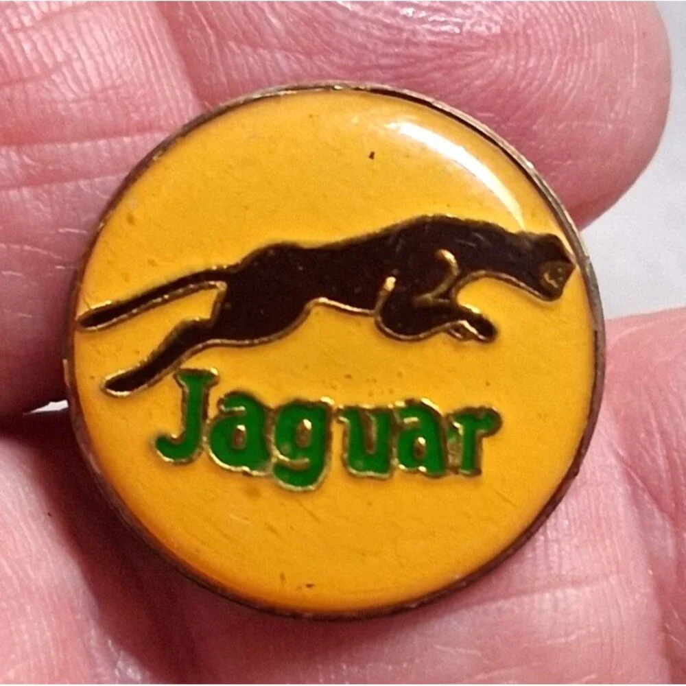 Jaguar Enamel Lapel Auto Car Badge Emblem